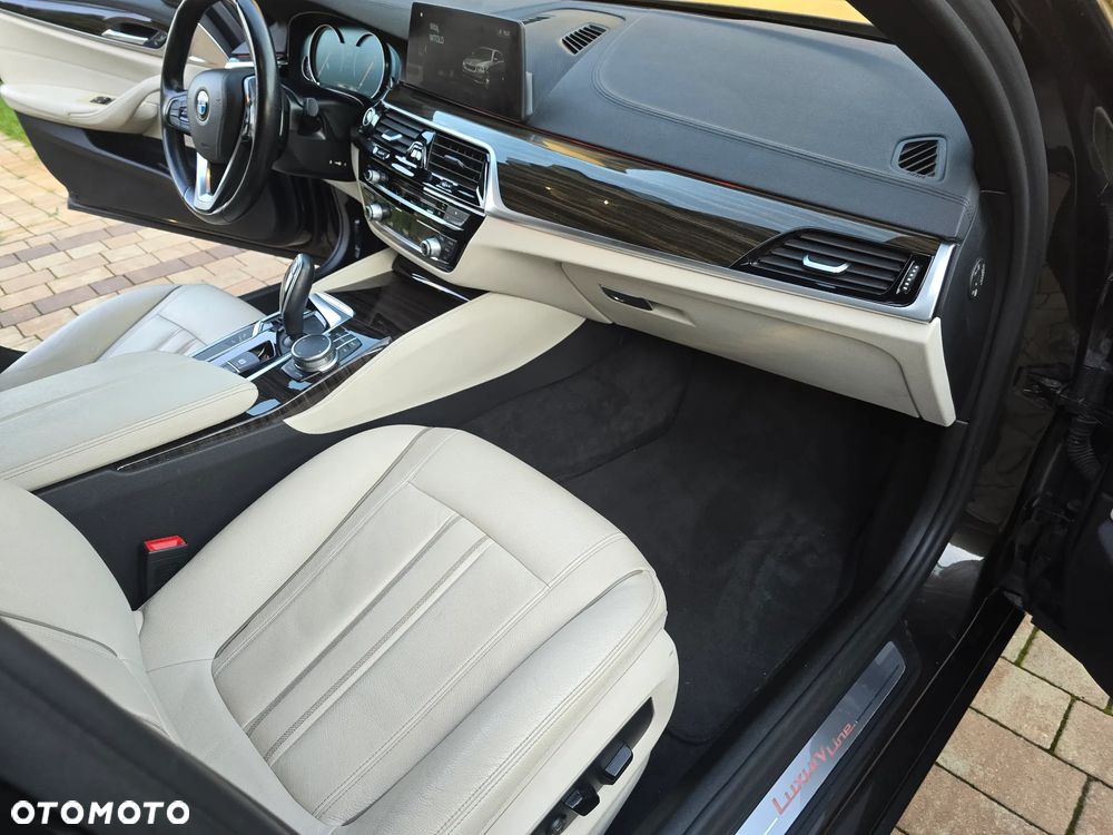 BMW Seria 5 520d xDrive Luxury Line - 21