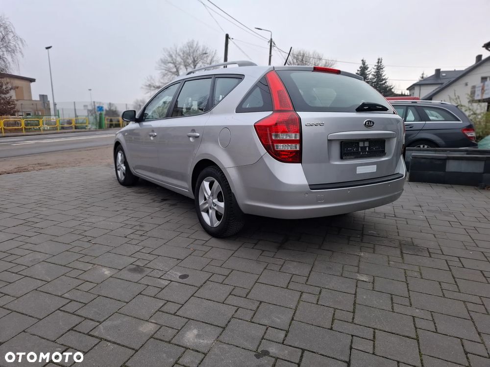 Kia Ceed 1.4 CVVT Dream-Team Edition - 2