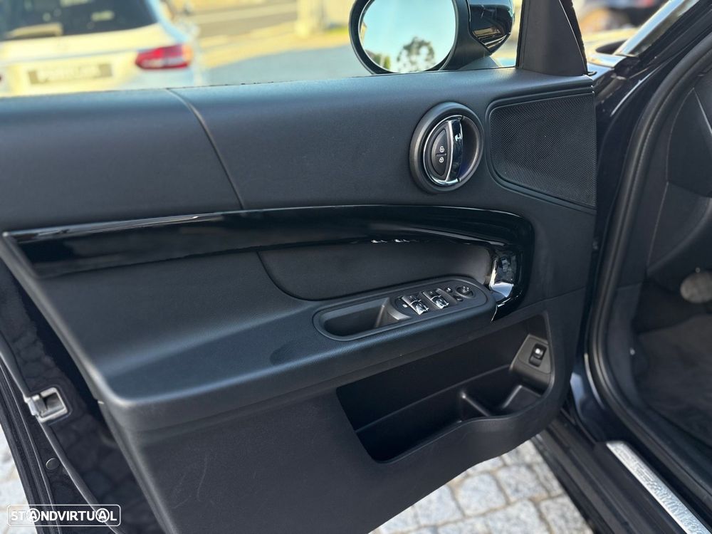 MINI Countryman Cooper SE ALL4 Untamed Edition Auto - 13