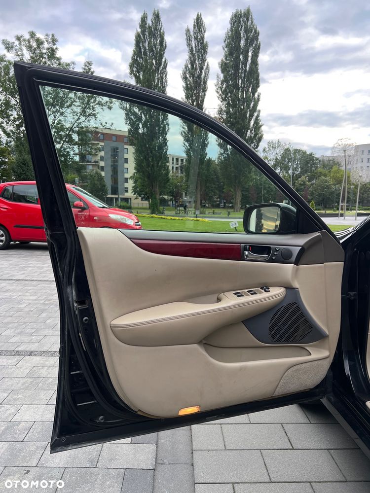Lexus ES - 16