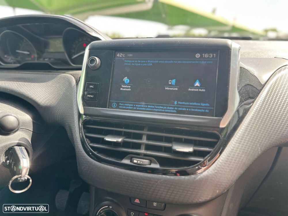 Peugeot 2008 1.2 PureTech Style - 12