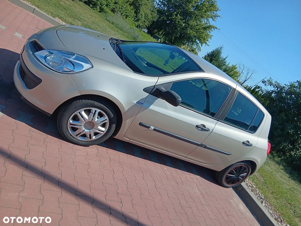 Renault Clio 1.2 16V Expression - 9