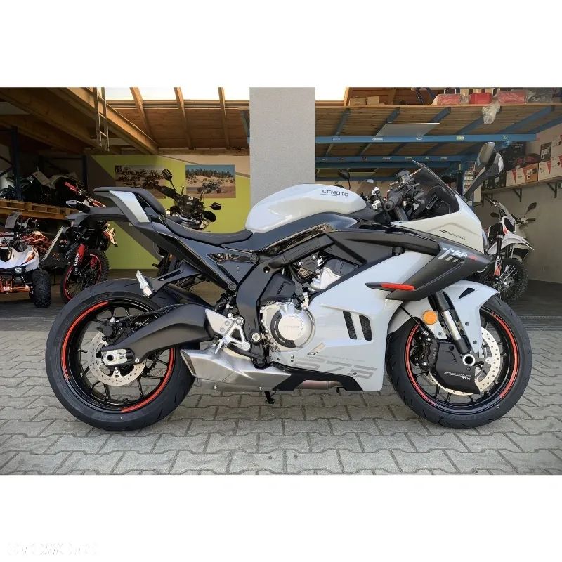 CFMoto SR - 4