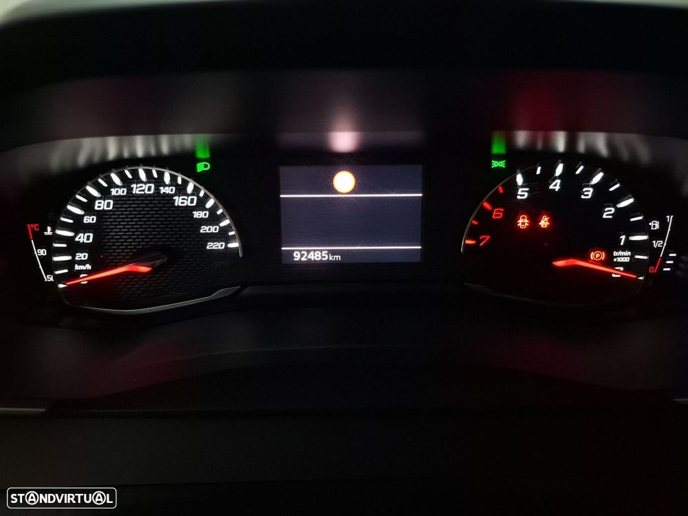 Peugeot 2008 1.2 PureTech Allure - 15