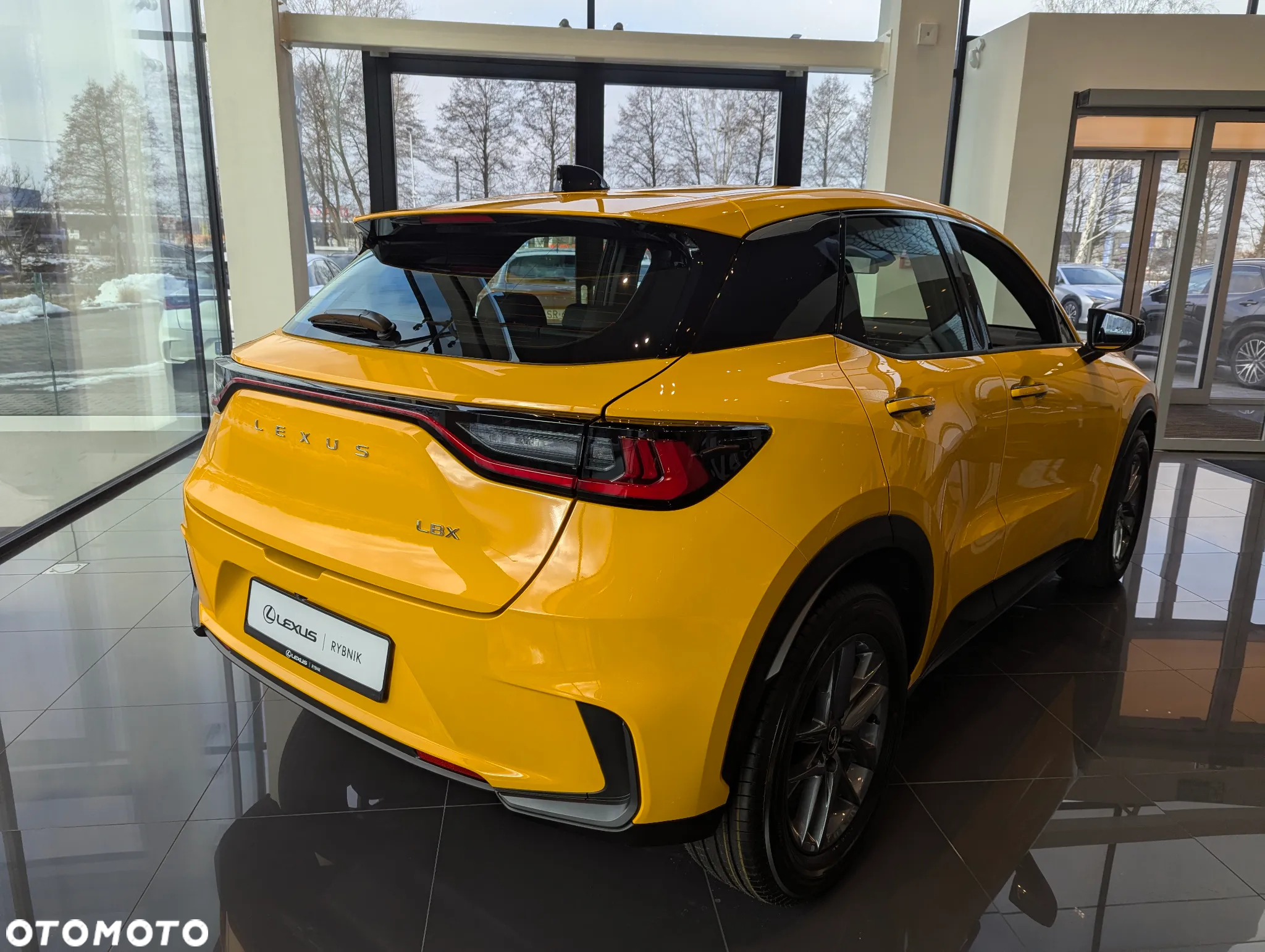 Lexus LBX 1.5 Hybrid - 4