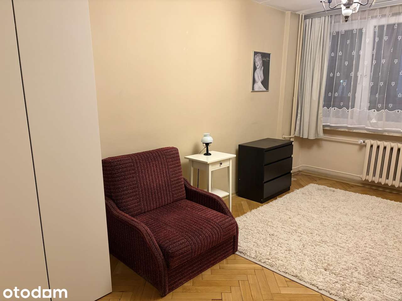 Dwupokojowe z oddzielną kuchnią szuka I najemcy (14min do metra)