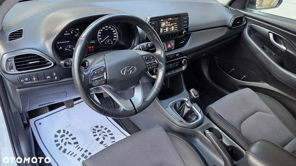 Hyundai i30 1.4 Classic + - 12