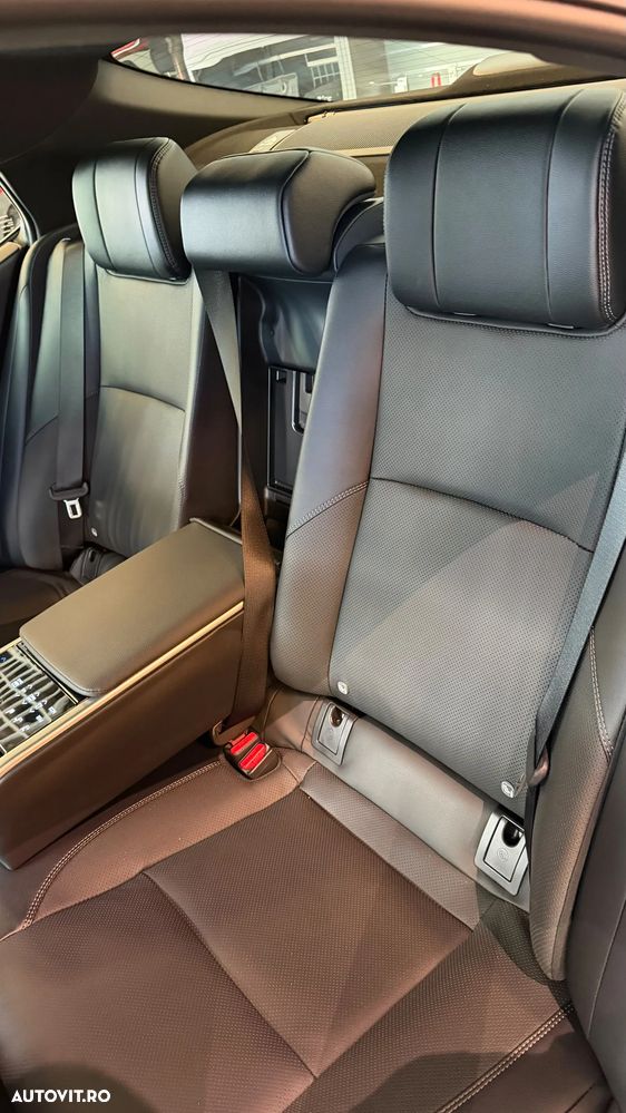Toyota Camry - 5