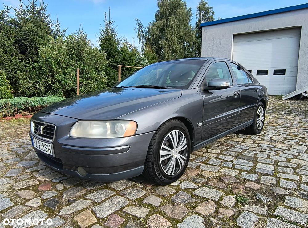 Volvo S60 2.4D Momentum - 1