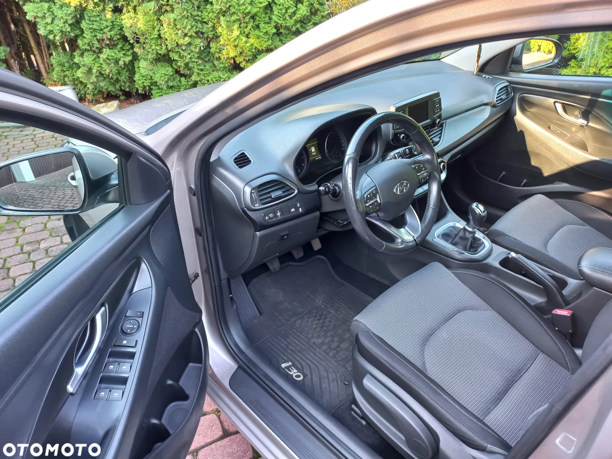 Hyundai i30 1.4 Classic + - 11