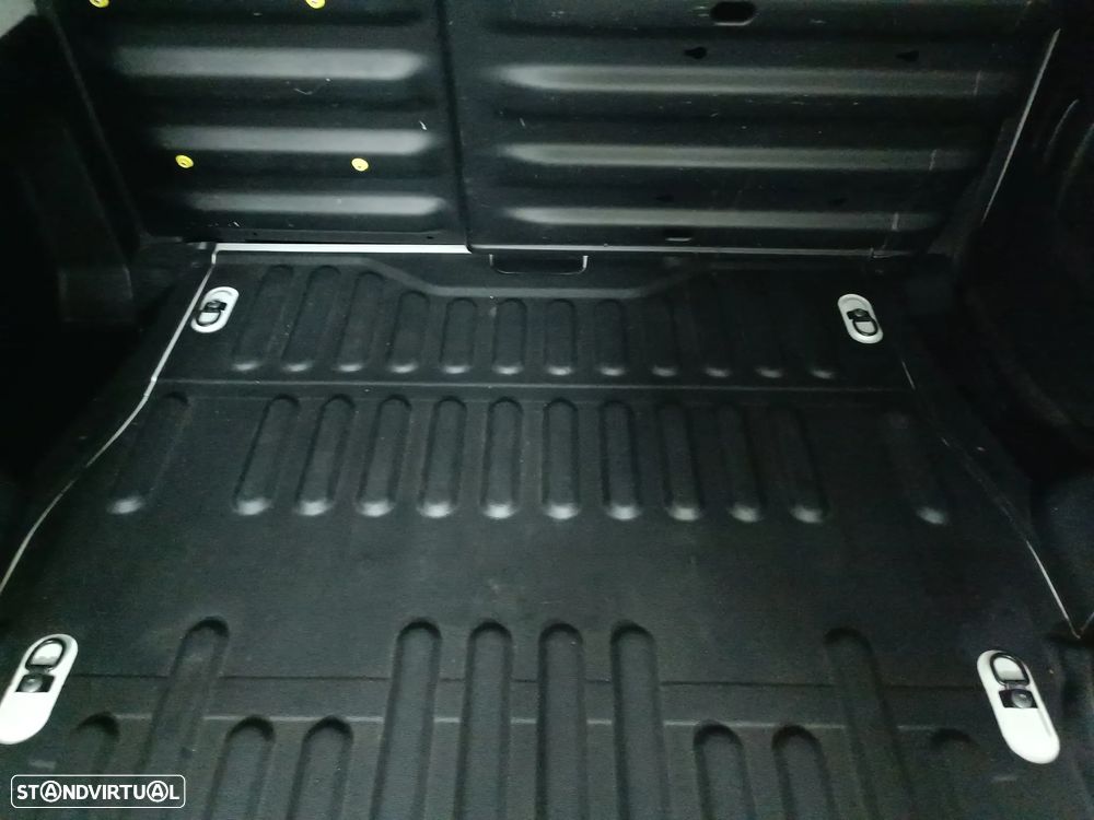 Citroën BERLINGO 1.6 HDI - 11