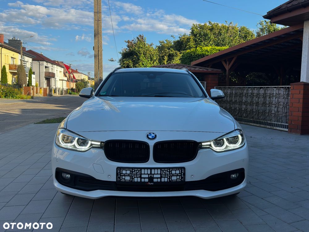 BMW Seria 3 320d Sport Line - 3