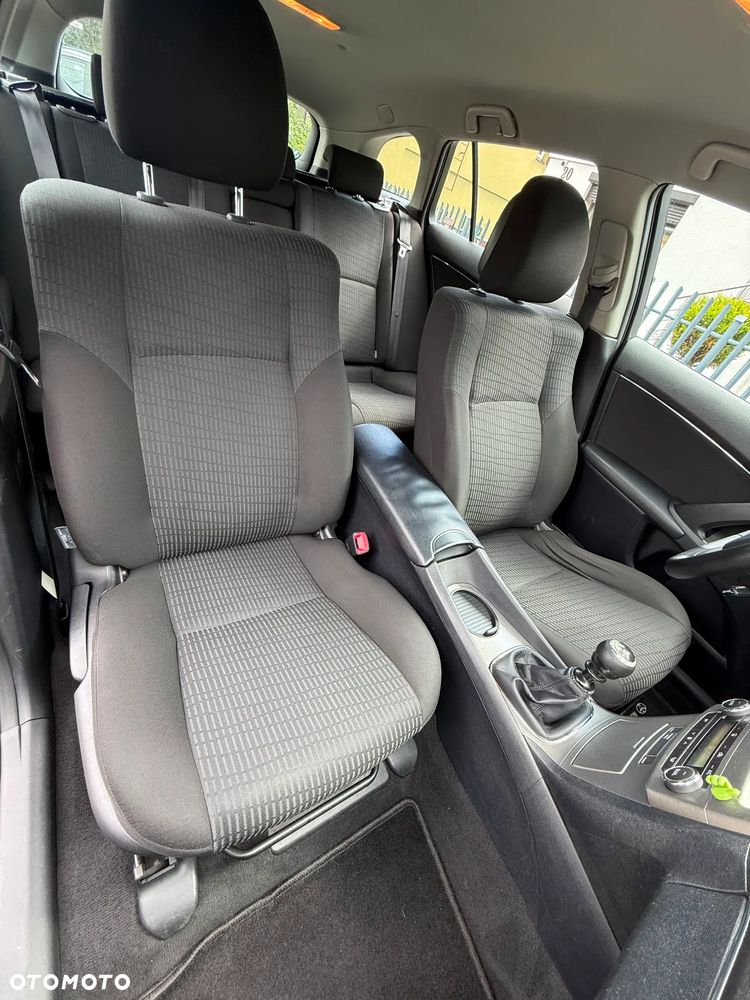 Toyota Avensis 1.8 Sol - 9