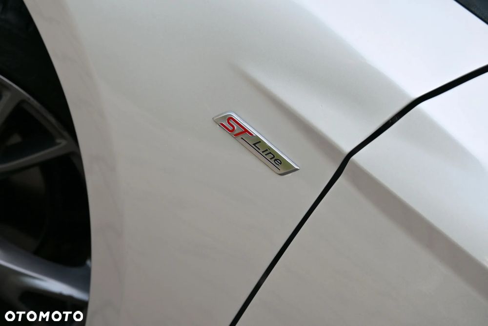 Ford Focus 1.5 EcoBoost ST-Line - 19