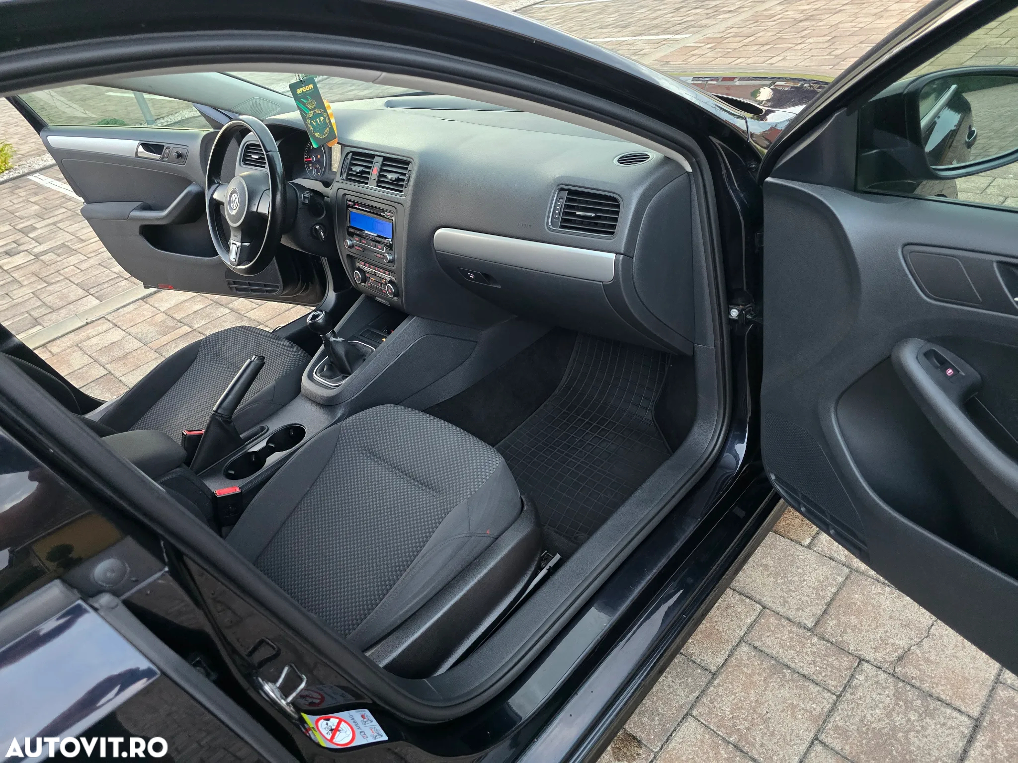 Volkswagen Jetta - 6