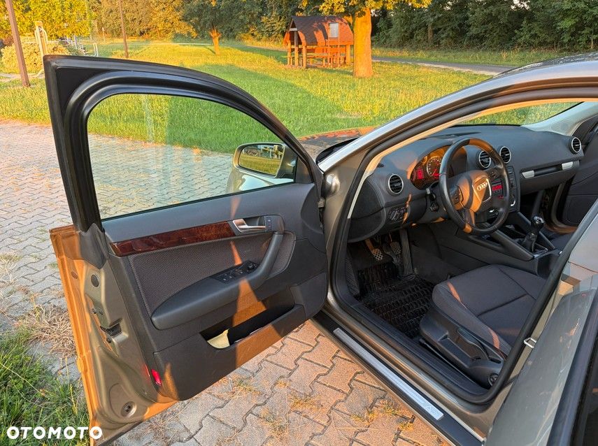 Audi A3 Sportback 2.0 FSI Ambition - 9