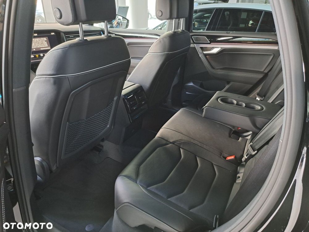 Volkswagen Touareg 3.0 V6 TDI 4Motion R-Line Final Edition - 17