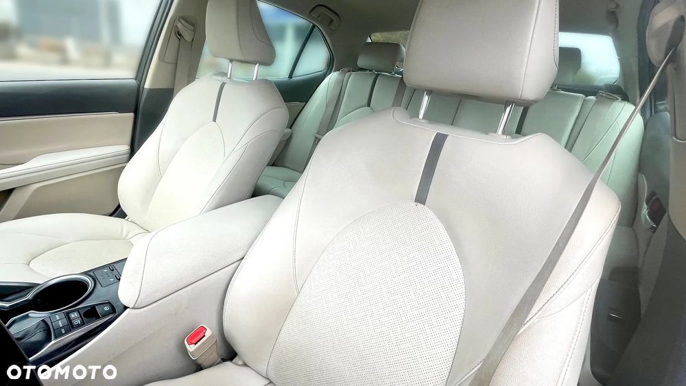 Toyota Camry 2.5 Hybrid Executive CVT - 13