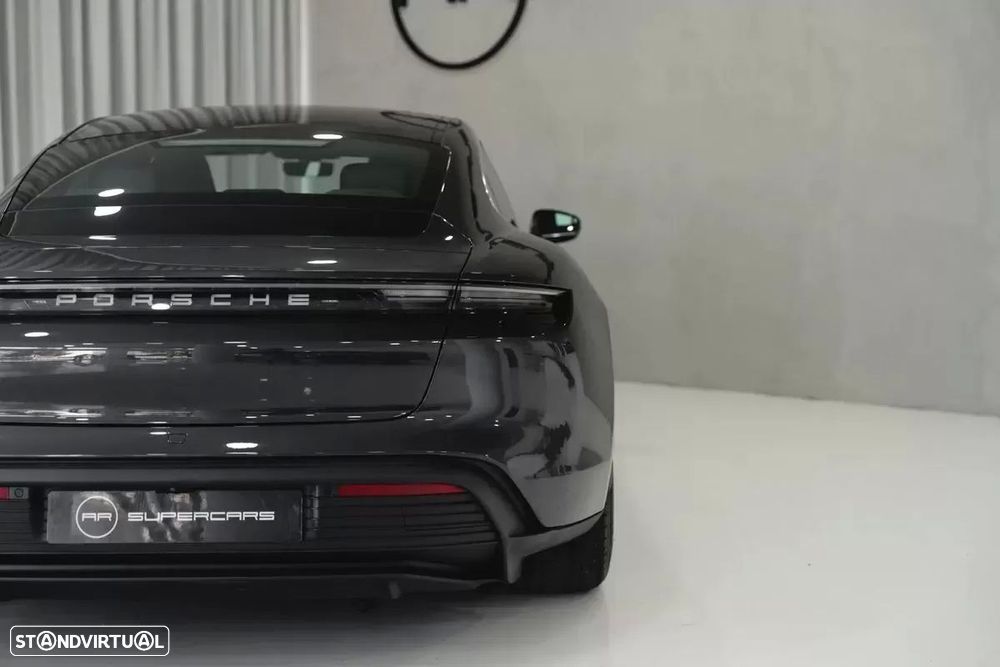 Porsche Taycan 4S — fotografia 16