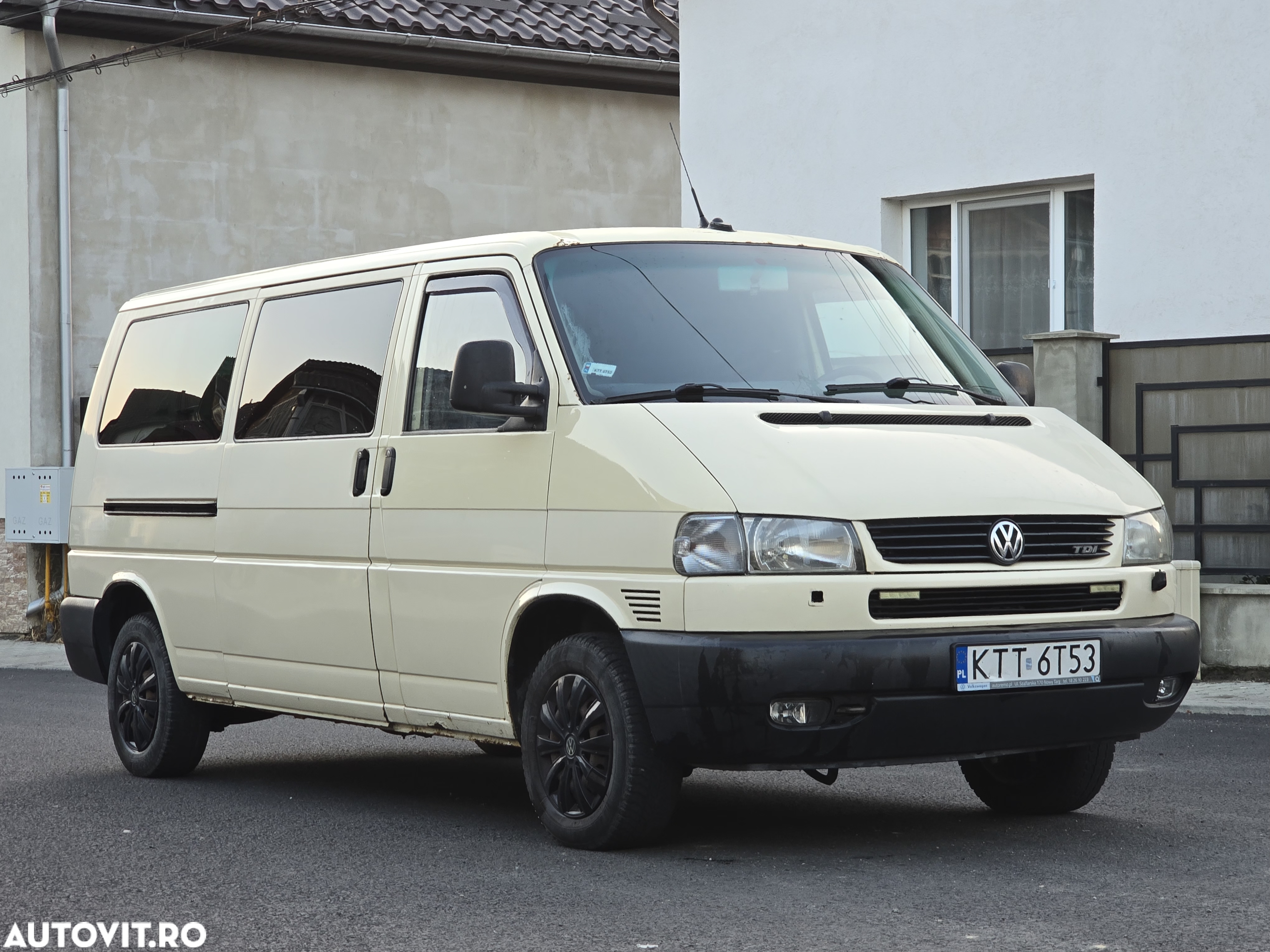 Volkswagen Caravelle - 2