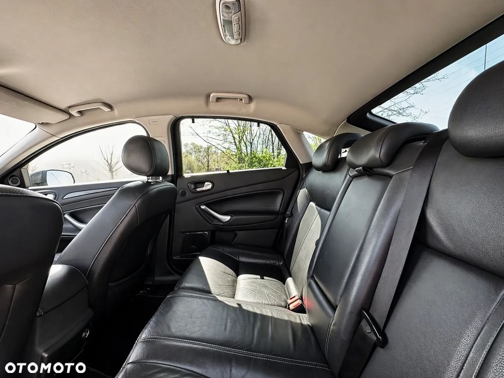 Ford Mondeo 1.8 TDCi Ghia - 8
