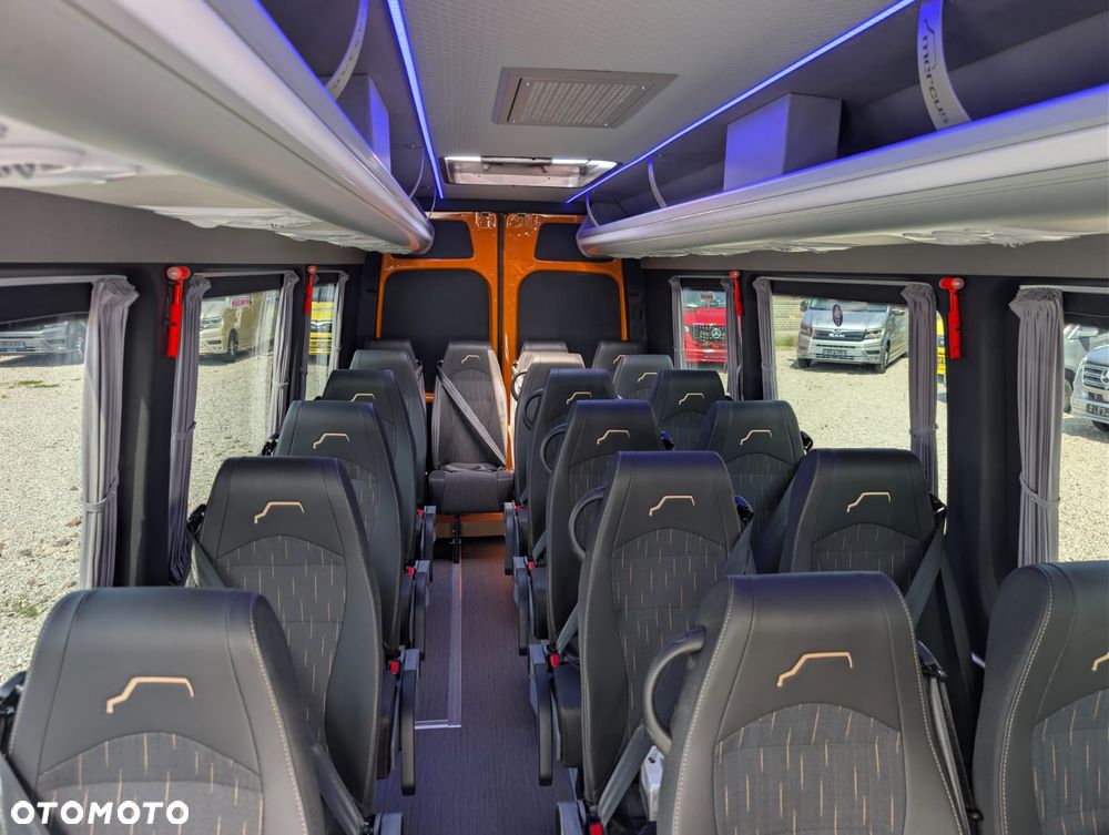 Mercedes-Benz Sprinter 519 - 20