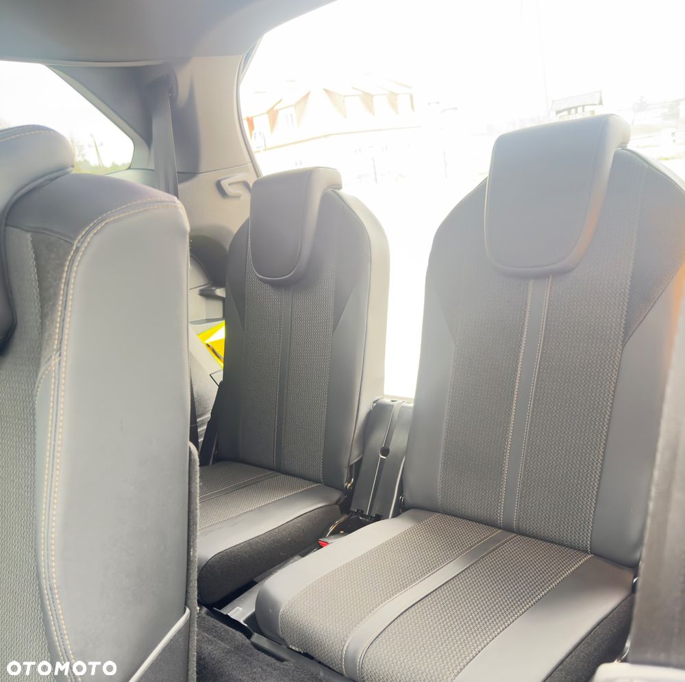 Peugeot 5008 PureTech 130 EAT8 Stop & Start GT - 23