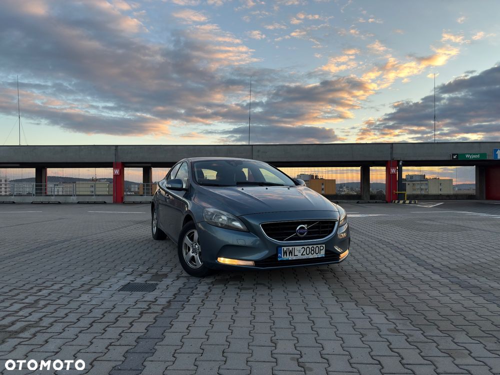 Volvo V40 - 18