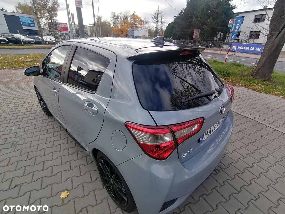 Toyota Yaris Hybrid 1.5 VVT-i - 19