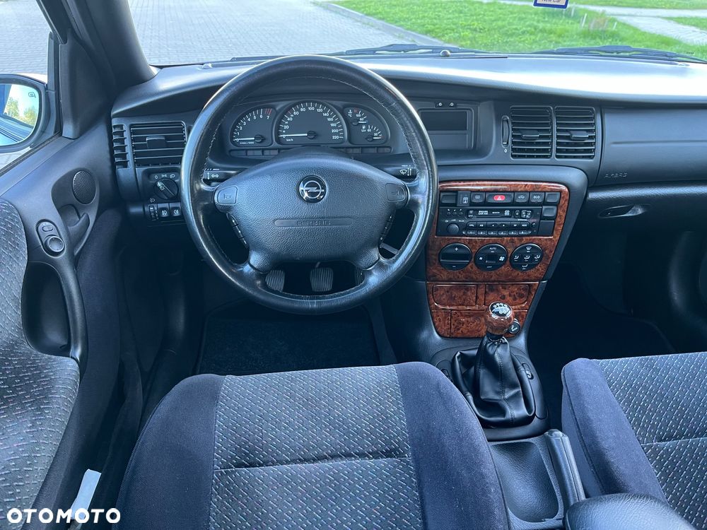 Opel Vectra 1.6 CD - 9