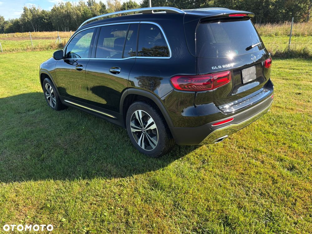 Mercedes-Benz GLB 250 mHEV 4-Matic Progressive 8G-DCT - 11