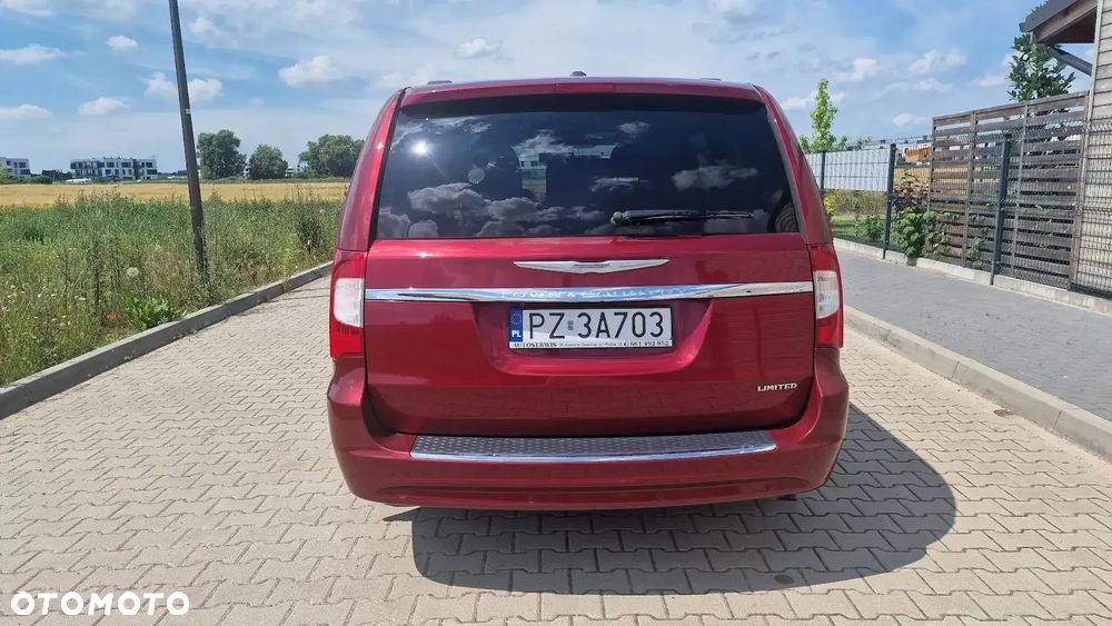 Chrysler Town & Country 3.6 Limited - 25