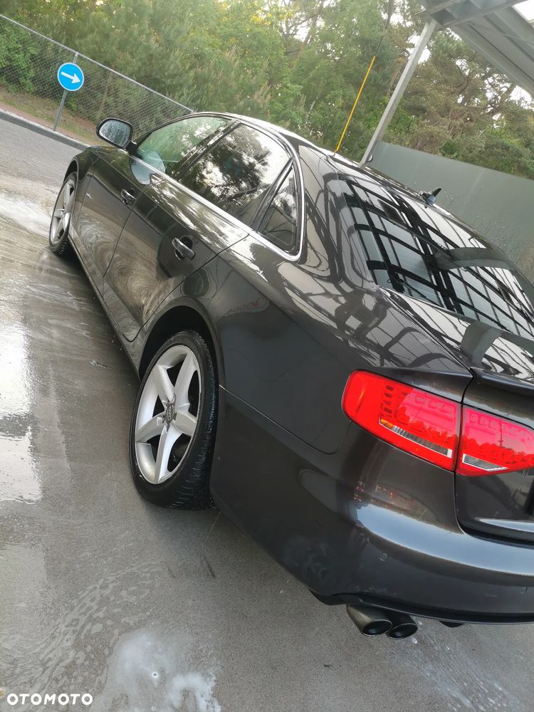 Audi A4 Limousine - 10