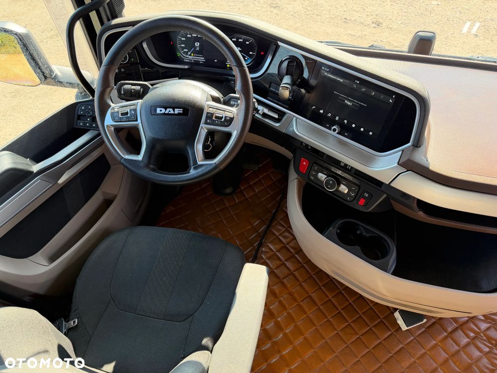 DAF XG+ 530 KM / RETARDER INTARDER / FULL KONTRAKT DAF / KLIMA POSTOJOWA / MAX ZBIORNIKI 1465 L / NAJWIĘKSZA KABINA XG PLUS / FULL SPOJLERY / DOSTĘPNE 3 SZTUKI !! - 39