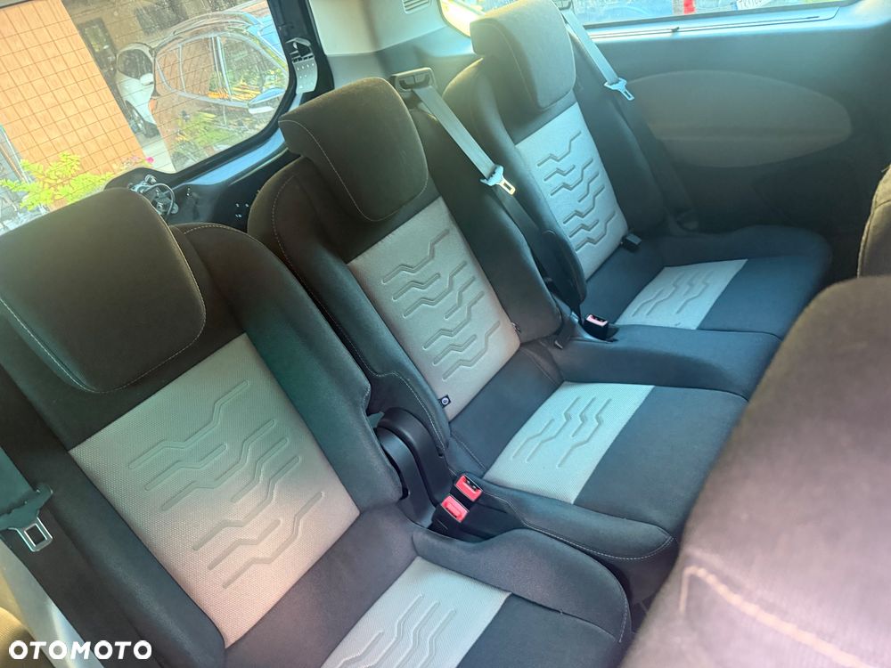 Ford Tourneo Custom - 7