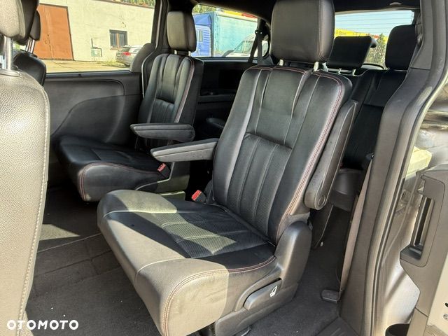 Dodge Grand Caravan - 20