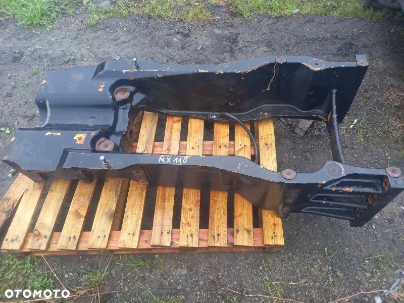 Rama wspornik przedniej osi silnika Case MX110 McCormick MTX - 1