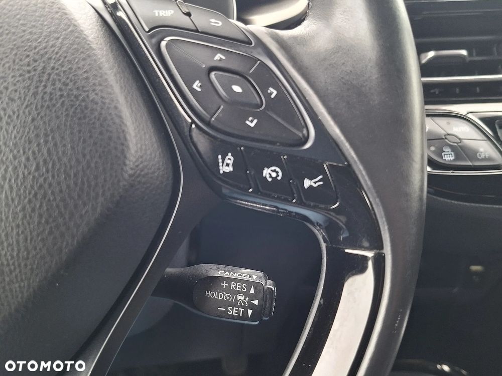 Toyota C-HR - 16
