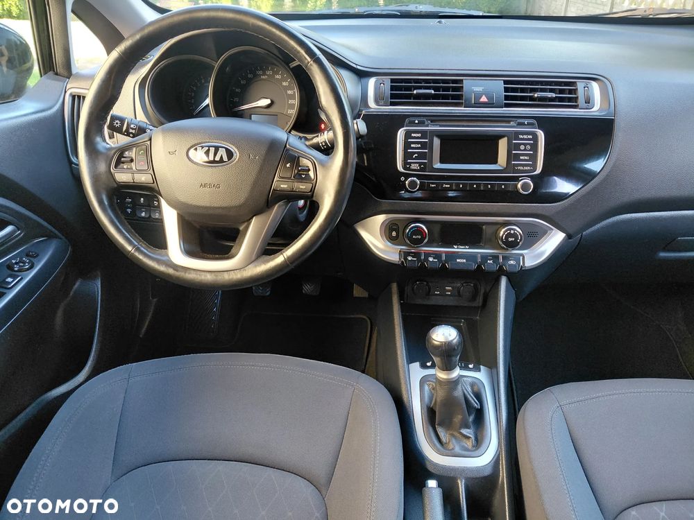 Kia Rio - 16
