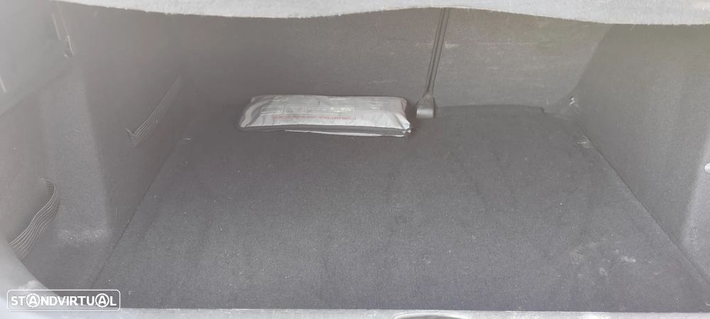Citroën C4 1.6 HDi SX - 19