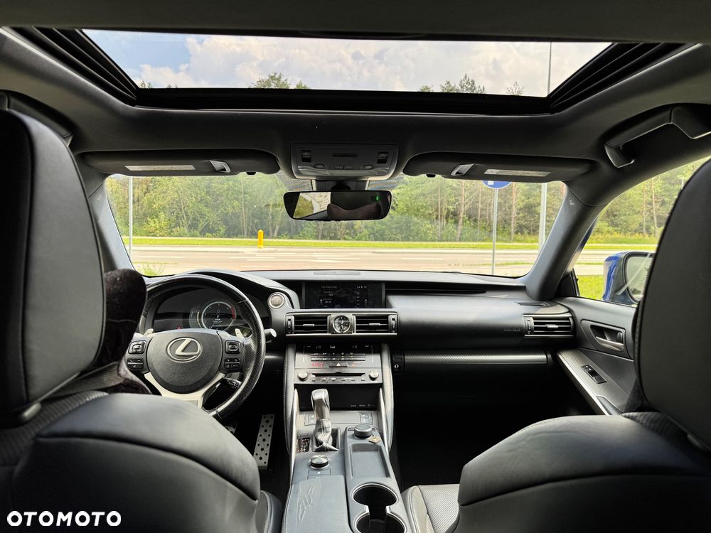 Lexus IS 200t / 300 F Sport - 9