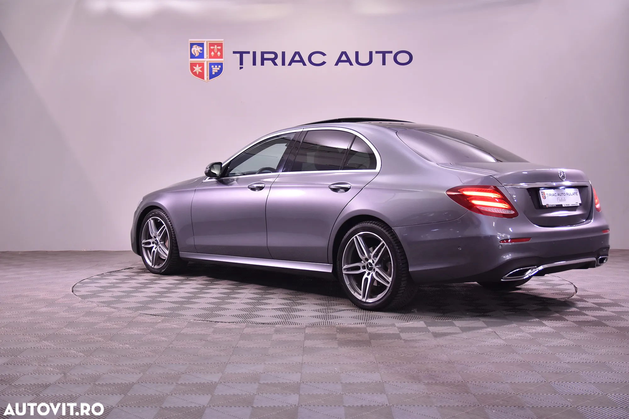Mercedes-Benz E 220 d 4MATIC Aut. - 3