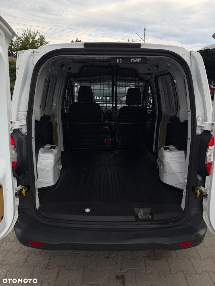 Ford COURIER - 11