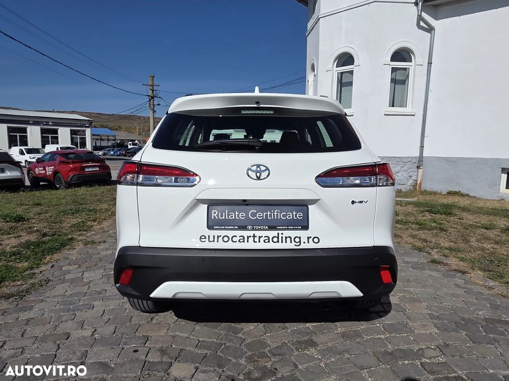 Toyota Corolla Cross - 12