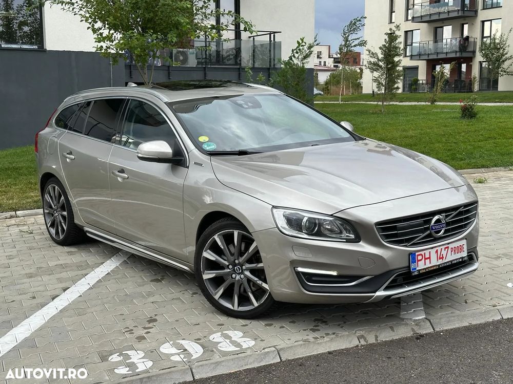 Volvo V60 D6 Plug-In-Hybrid AWD Geartronic Pure Limited - 3