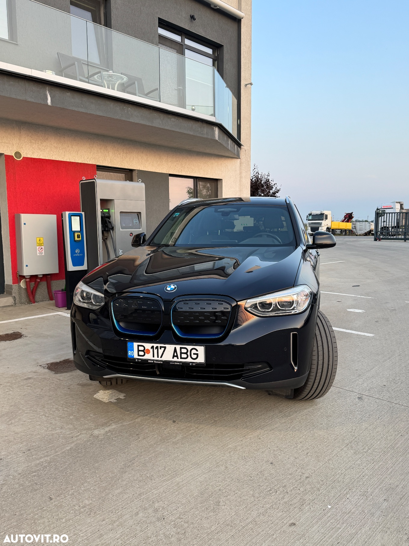 BMW iX3 Standard - 2