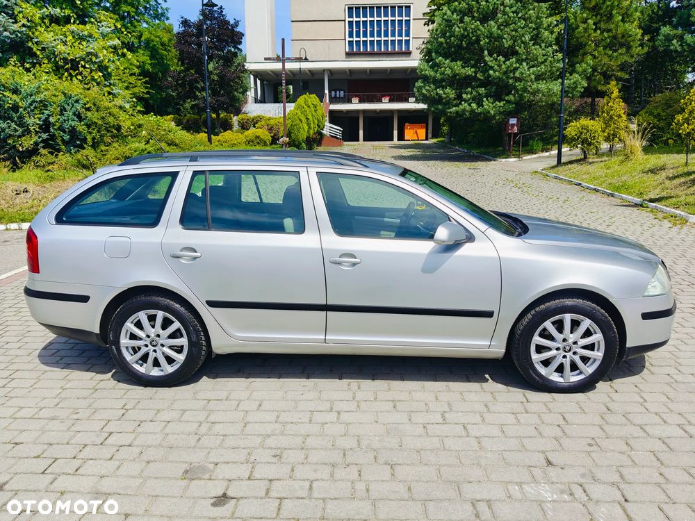 Skoda Octavia 2.0 FSI Elegance Tiptr - 9
