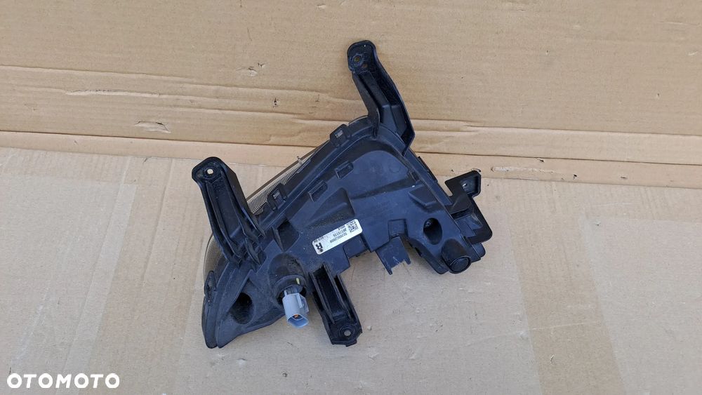 HYUNDAI IONIQ PRAWA LAMPA LED DRL 92208G2000 UŻYWANY - 2