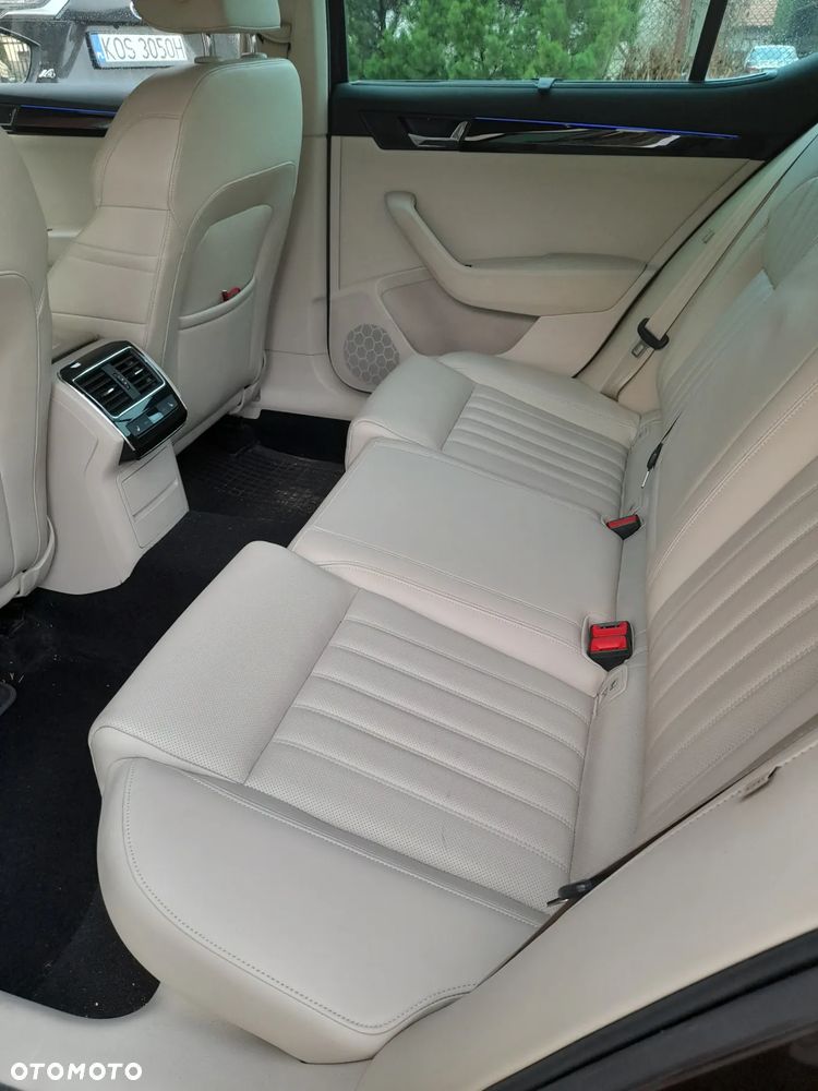 Skoda Superb 2.0 TDI 4x4 L&K DSG - 9