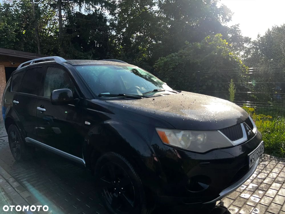 Mitsubishi Outlander - 1